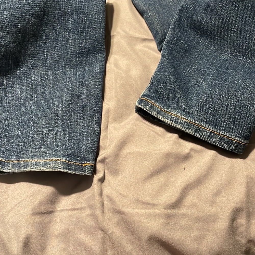 Levi’s - Picture 7 of 7